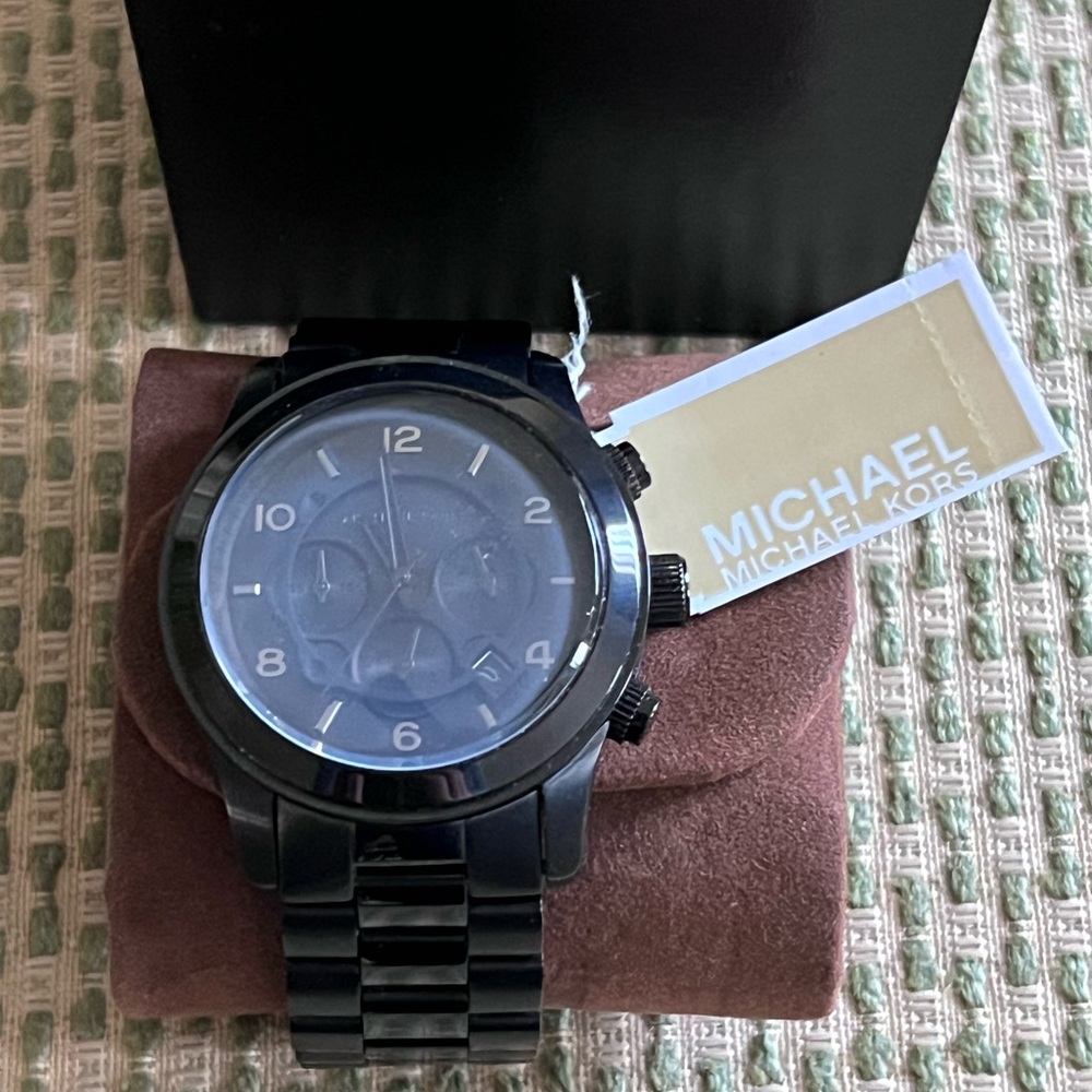 Michael Kors Chronograph Watch - Picture 2 of 5
